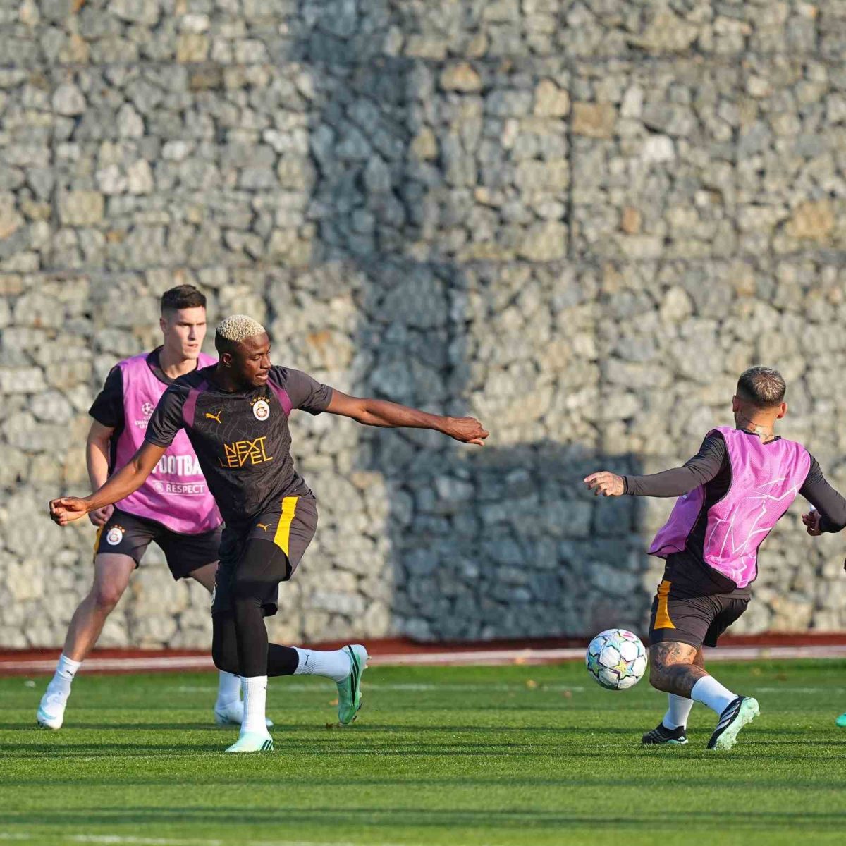 Galatasaray, Barcelona maçı hazırlıklarına devam etti - Foto 2