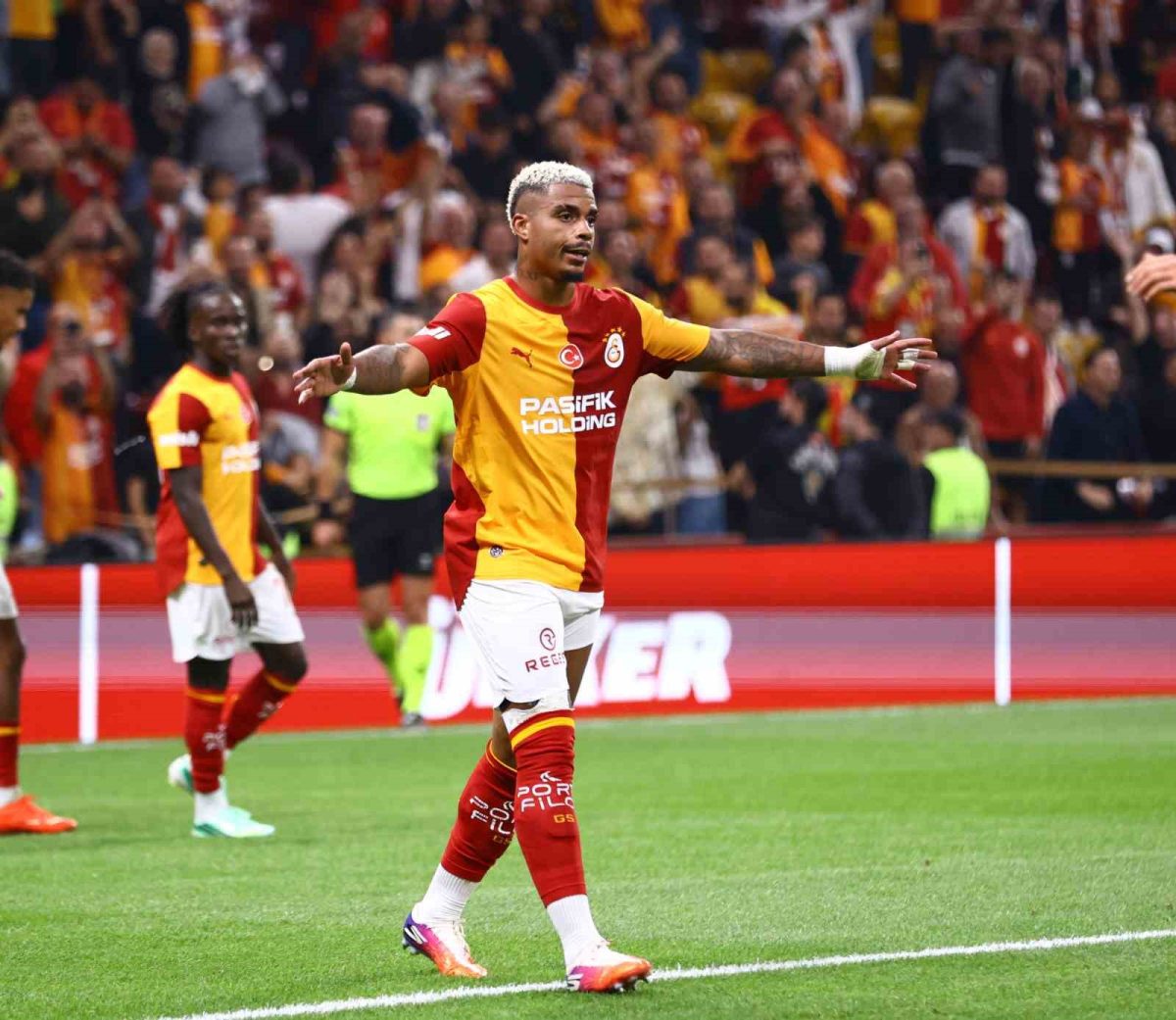Galatasaray’da Mario Lemina golle döndü