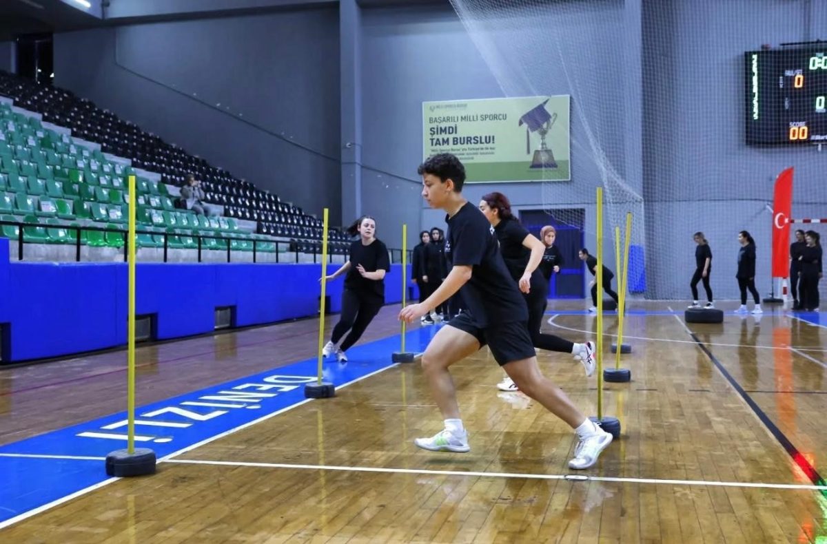 Gençlik ve Spor Akademisi kazandırmaya devam ediyor - Foto 3