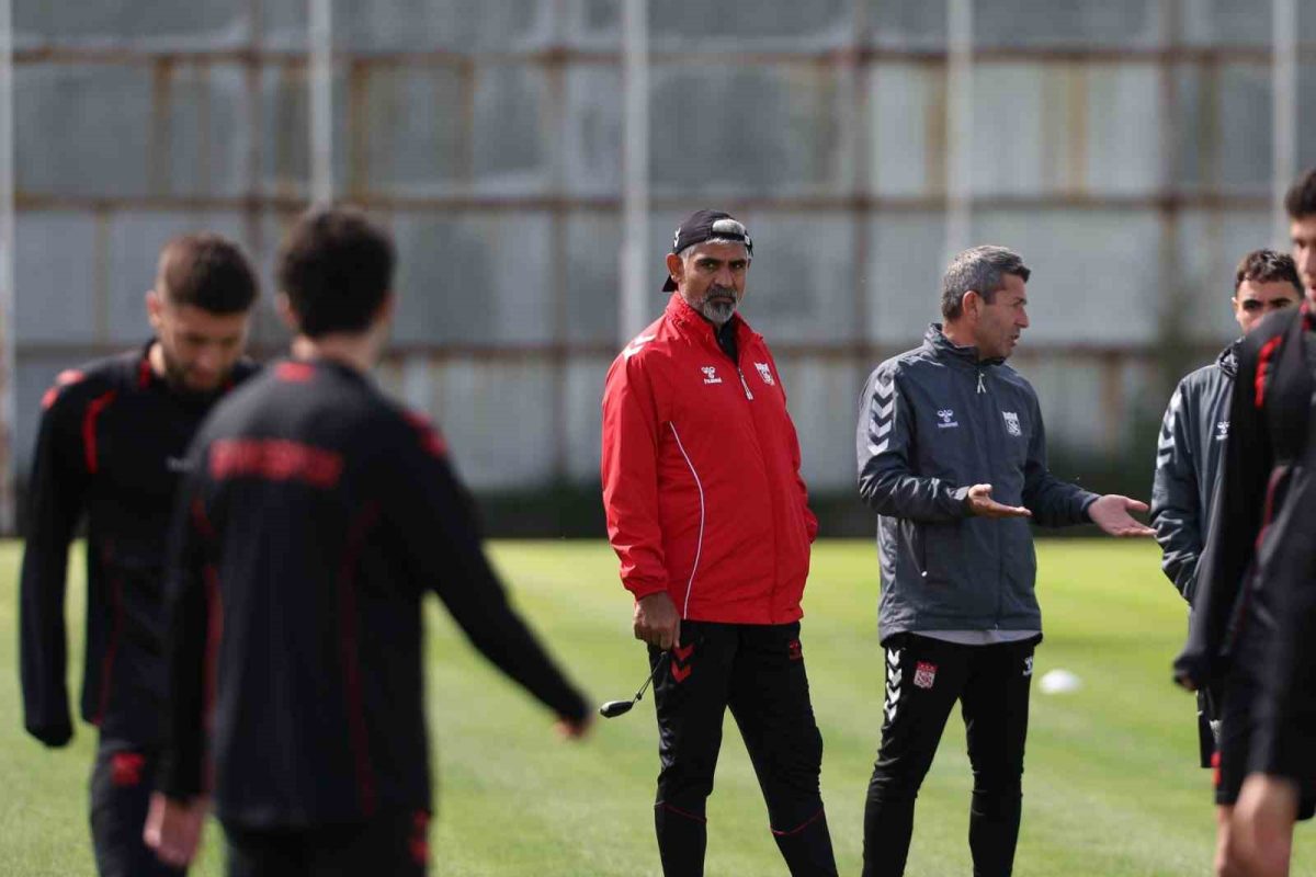 İsmet Taşdemir: "Futbol anlamında işler doğru gitmiyor" - Foto 4