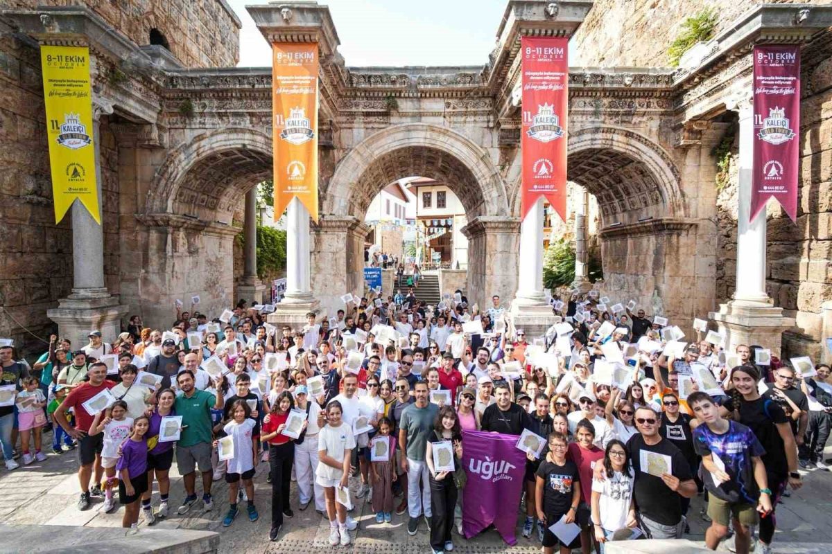Kaleiçi’ni oryantiring yarışmasıyla keşfettiler