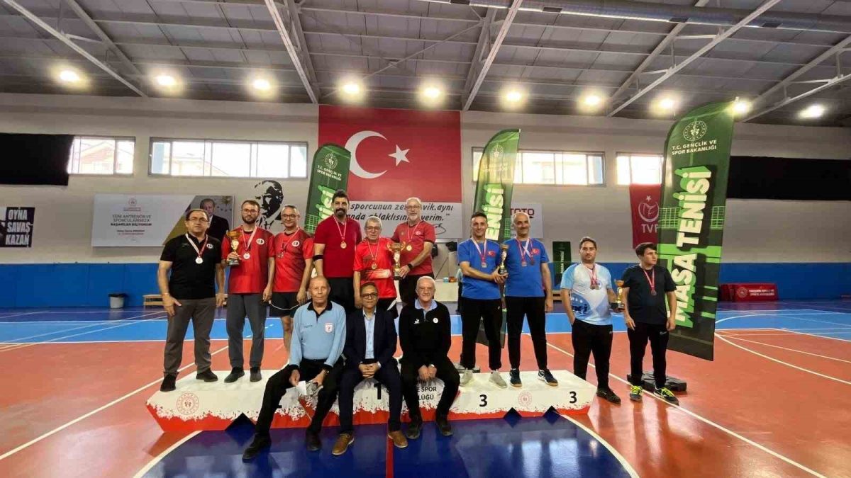 Kamu Spor Oyunları Masa Tenisi müsabakaları tamamlandı - Foto 3