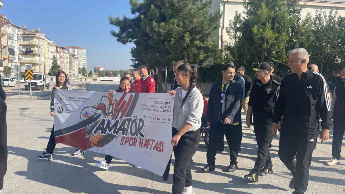 Karaman’da Amatör Spor Haftası etkinlikleri kortej yürüyüşüyle başladı - Foto 2