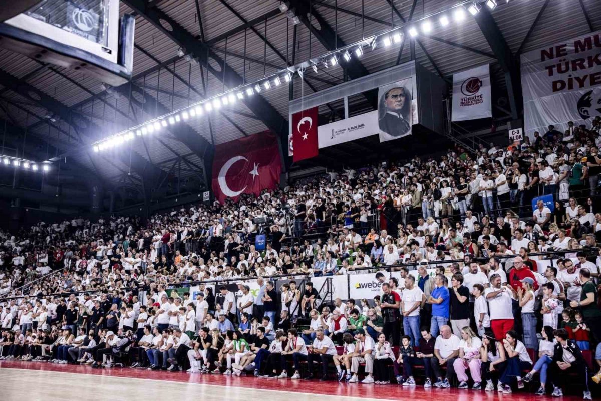 Karşıyaka Basketbol, iç sahadaki ilk yenilgisini aldı - Foto 2