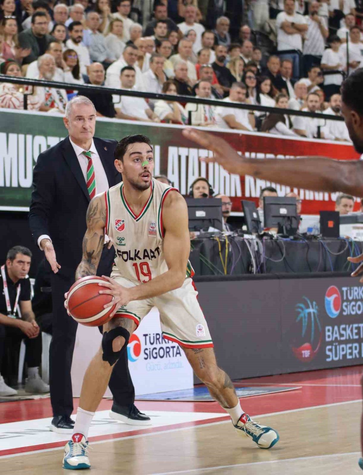 Karşıyaka Basketbol, iç sahadaki ilk yenilgisini aldı - Foto 4