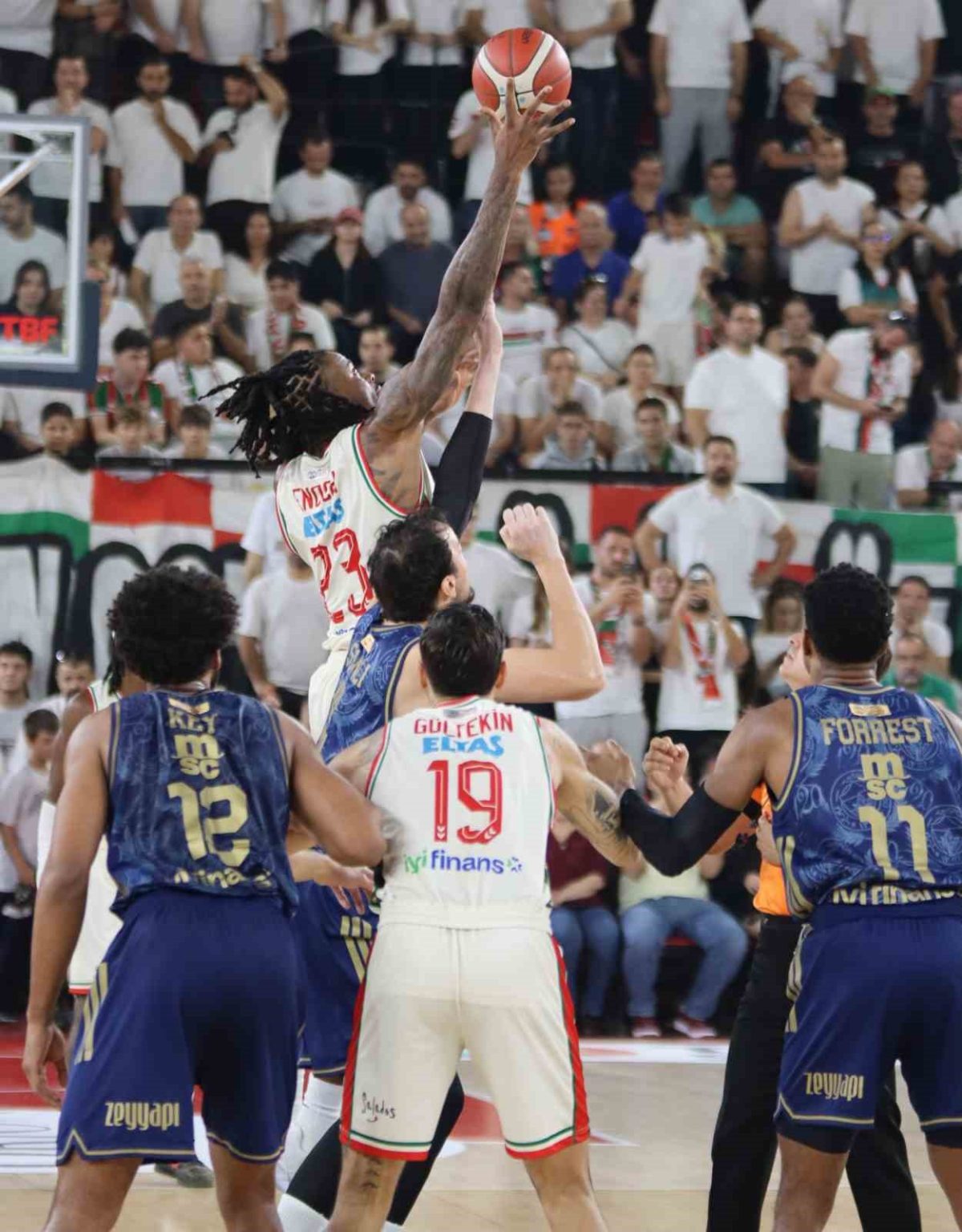 Karşıyaka Basketbol, iç sahadaki ilk yenilgisini aldı - Foto 5