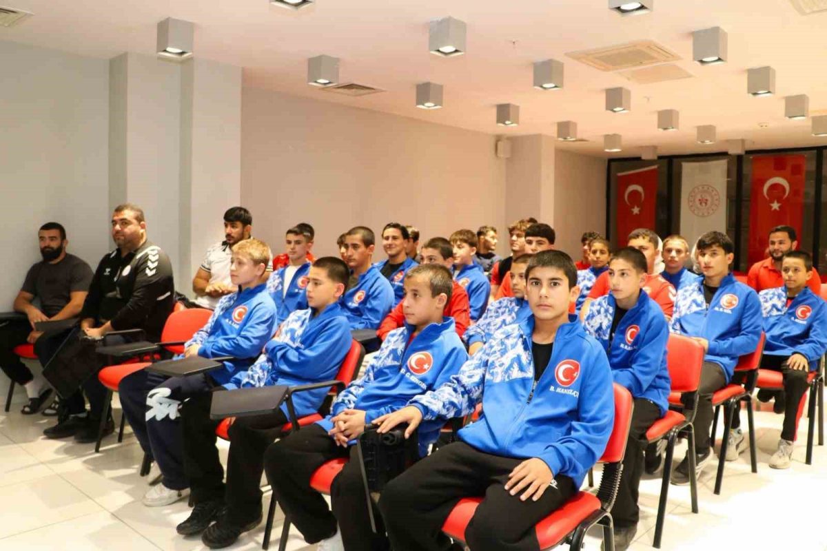 Kayseri’de Güreş Değerlendirme Toplantısı yapıldı - Foto 2