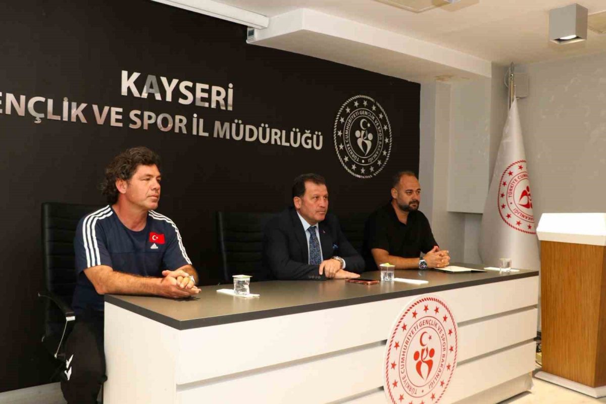 Kayseri’de Güreş Değerlendirme Toplantısı yapıldı - Foto 3