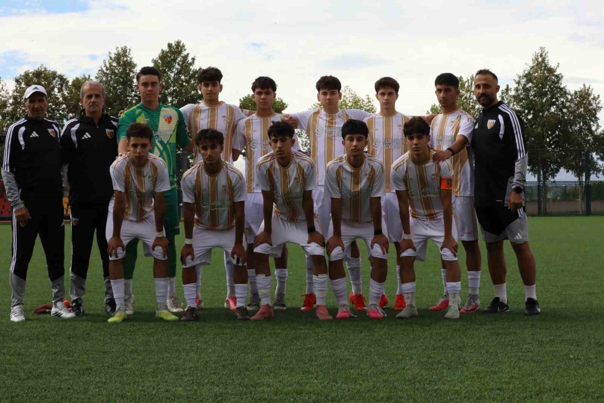 Kayserispor U16 takımı gol oldu yağdı