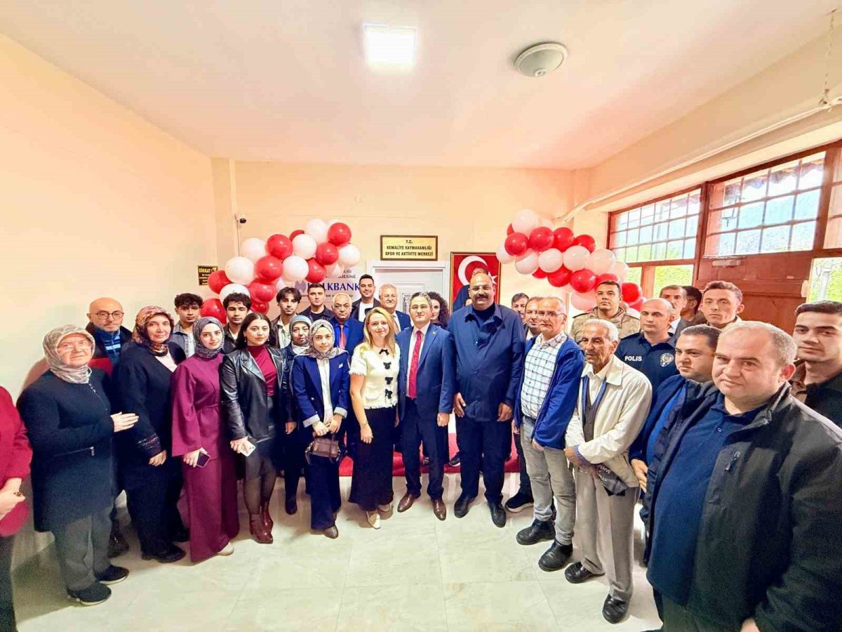 Kemaliye’de Spor ve Aktivite Merkezi hizmete açıldı