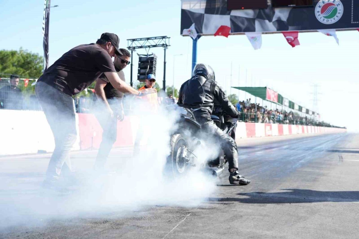 Kepez’de motodrag yarışları büyük heyecanla sürüyor