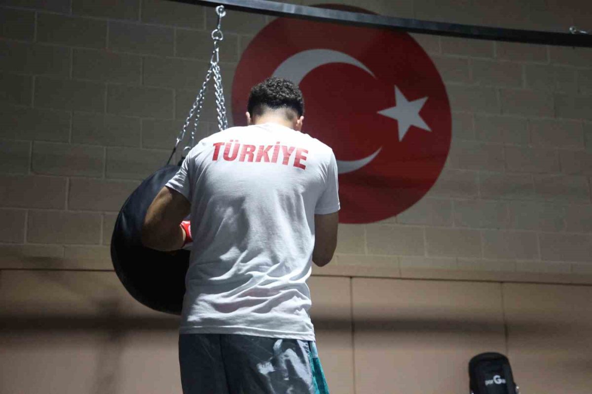 Kilo vermek için başladığı kick boksta dünya şampiyonu oldu - Foto 4