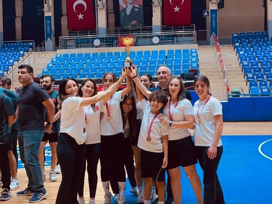 Köşk’ün kadın futsal takımı bölge finaline yükseldi - Foto 2