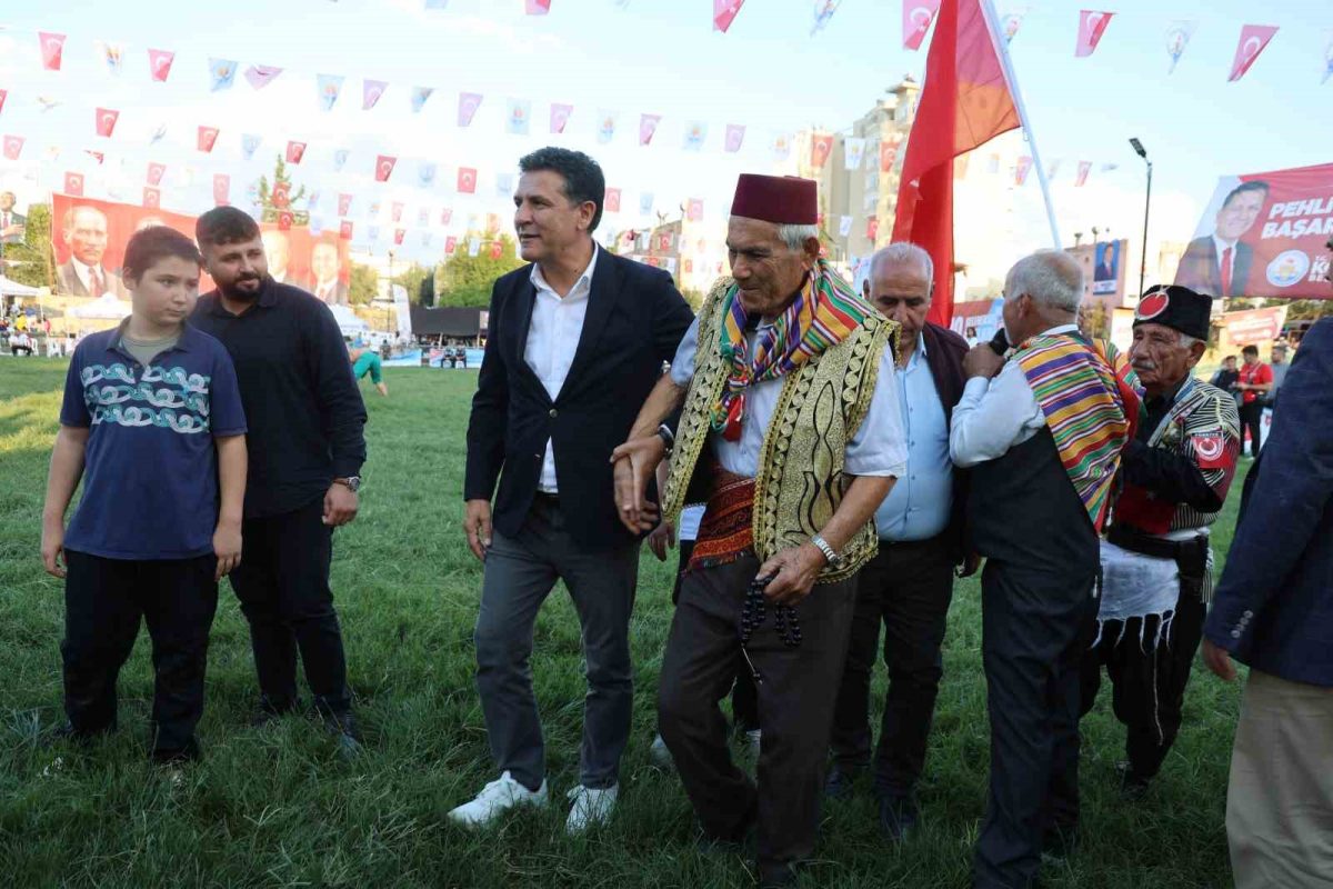 Kozan’da başpehlivan Efe Anıl Al oldu - Foto 8