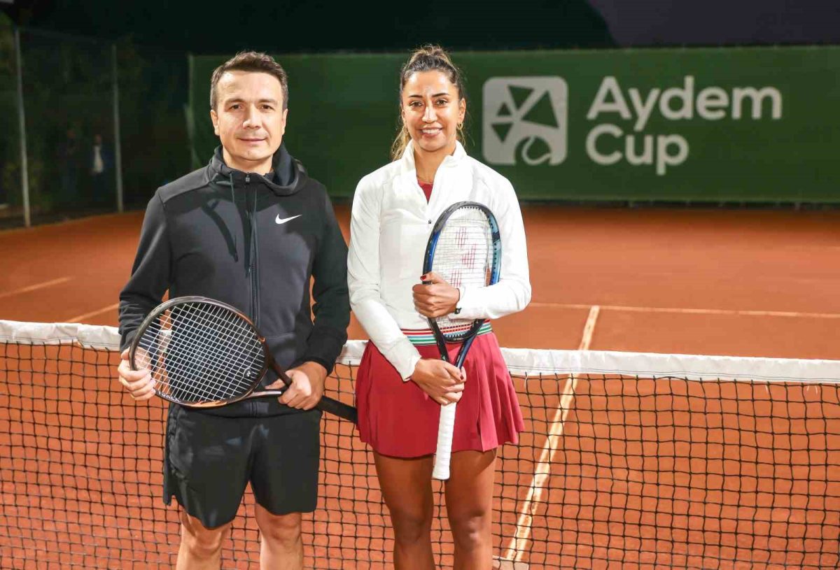 Milli tenisçi Çağla Büyükakçay, Aydem Cup’a özel gösteri maçıyla renk kattı