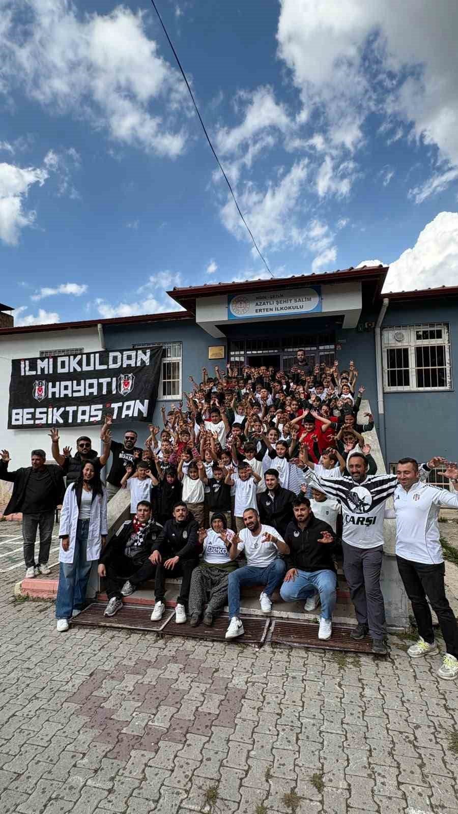 Niğde’de Beşiktaş taraftarlarından öğrencilere anlamlı hediye - Foto 4