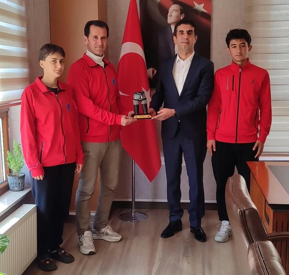 Pazarlar Spor Lisesi Spor Kulübü’nden Vali Yardımcısı Kazez’e projeler ziyareti