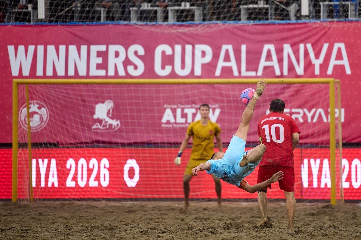 Plaj Futbolu Dünya Kulüpler Şampiyonası’nda Alanya Belediyespor penaltılarla çeyrek finalde - Foto 2