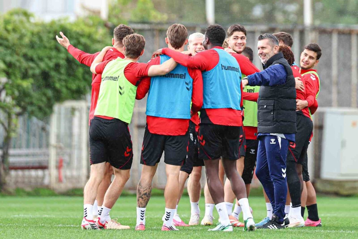 Samsunspor’da Bjelica ile birlikte yüzler gülüyor