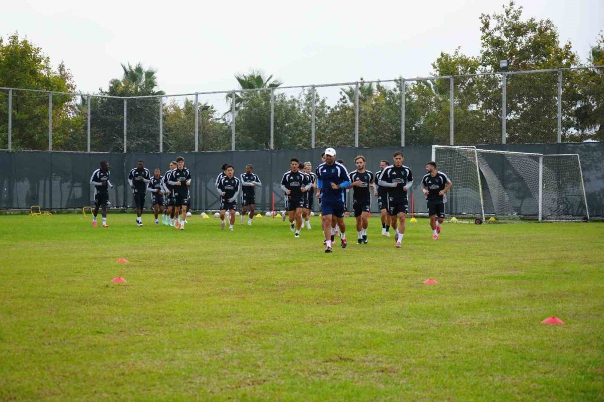 Selçuk İnan: "Beşiktaş karşılaşmasından çok iyi bir oyun ve mücadeleyle ayrıldık" - Foto 3