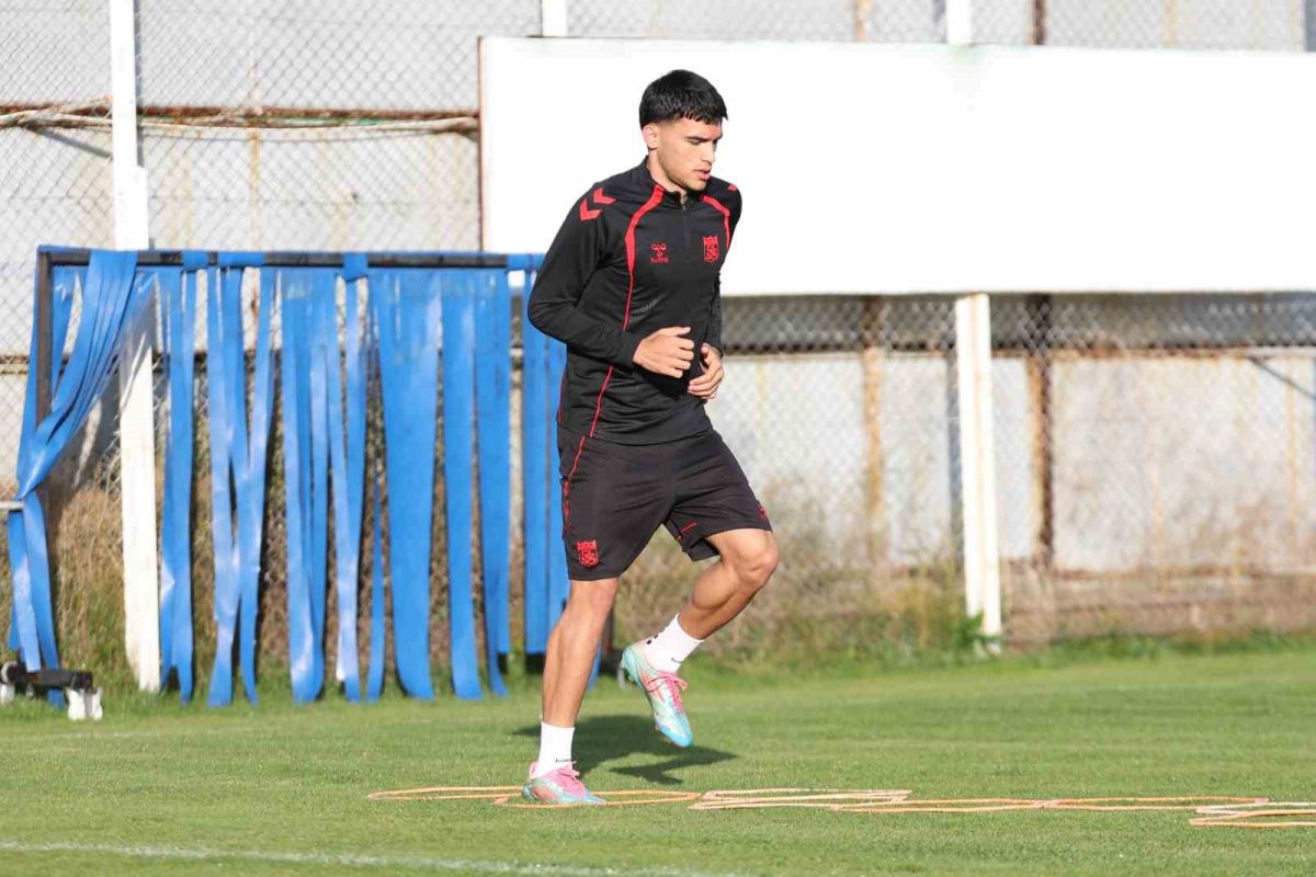 Sivasspor, Bandırmaspor maçı hazırlıklarını sürdürdü - Foto 2
