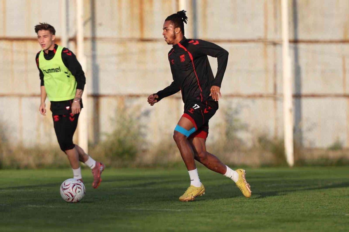 Sivasspor, Bandırmaspor maçı hazırlıklarını sürdürdü - Foto 7