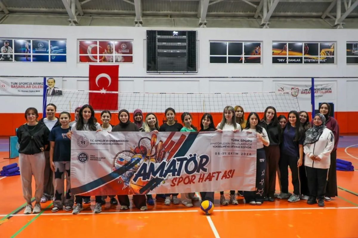 Sivas’ta yurtlarda spor şöleni düzenlendi