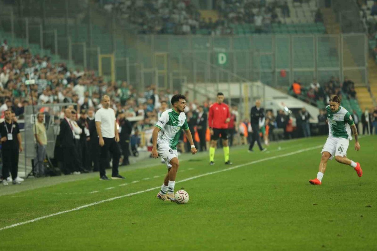 Trendyol 1. Lig: Bursaspor: 1 - Mardin 1969 Spor: 2 - Foto 5