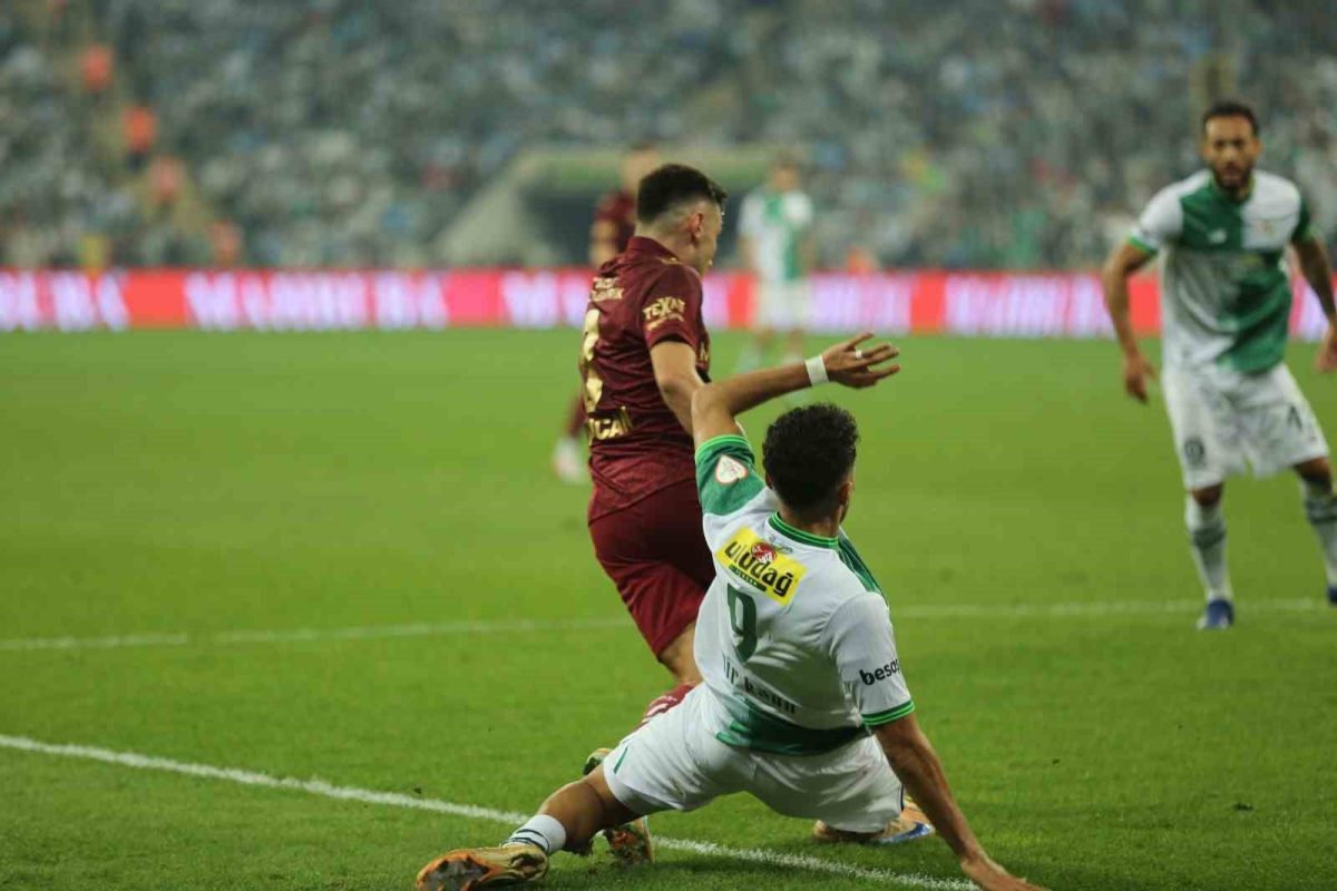 Trendyol 1. Lig: Bursaspor: 1 - Mardin 1969 Spor: 2 - Foto 6