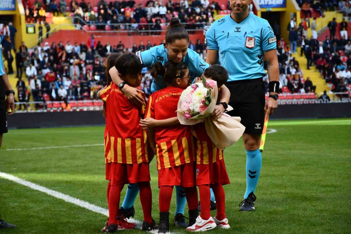 Trendyol 1. Lig: Kayserispor: 2 - Batman Petrolspor: 2 (Maç sonucu)