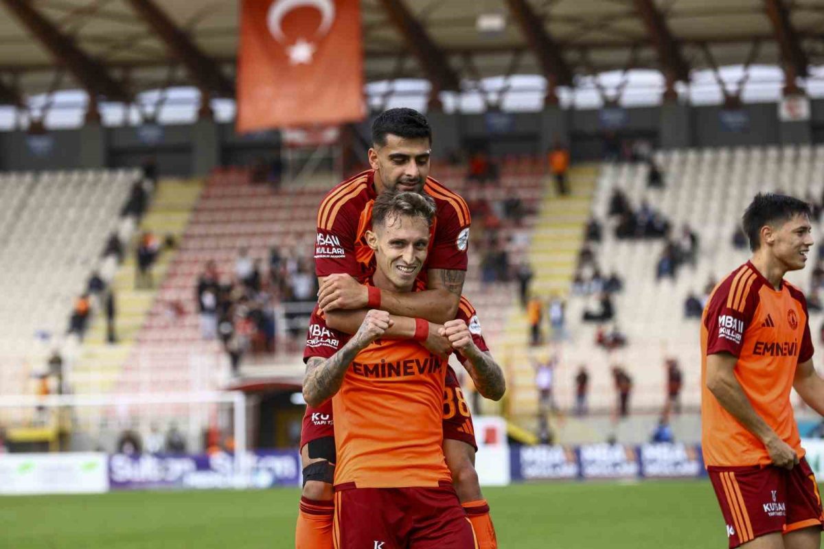 Trendyol 1. Lig: Ümraniyespor: 4 - Sivasspor: 0 - Foto 7