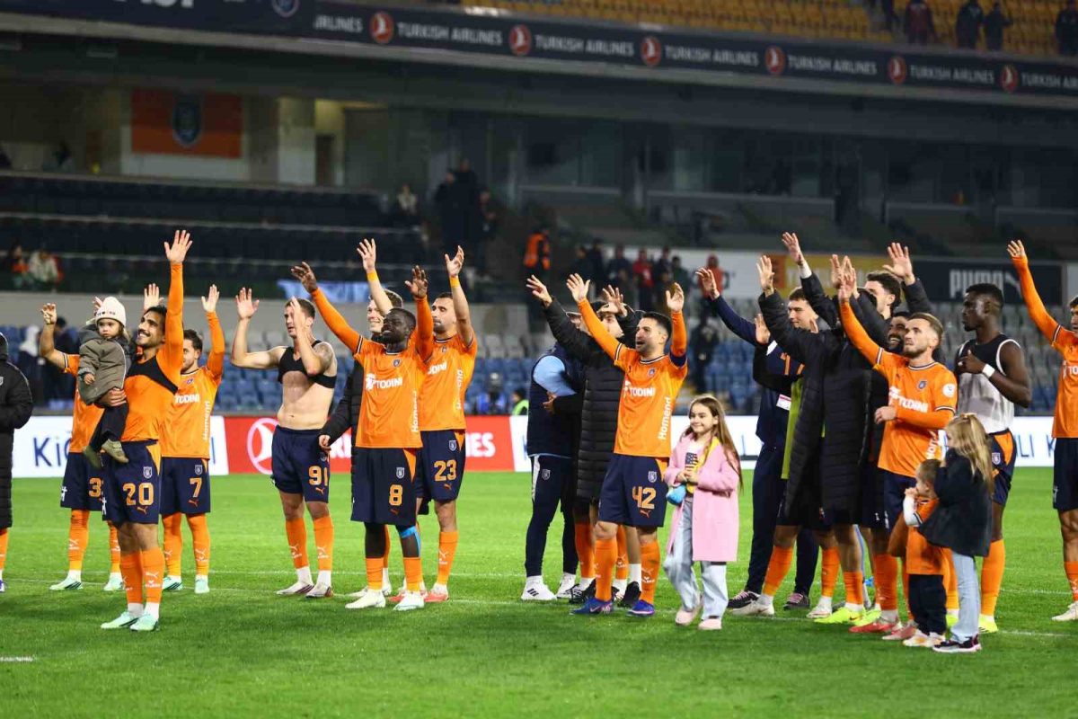 Trendyol Süper Lig: Başakşehir: 2 - Gaziantep FK: 1 (Maç sonucu) - Foto 2