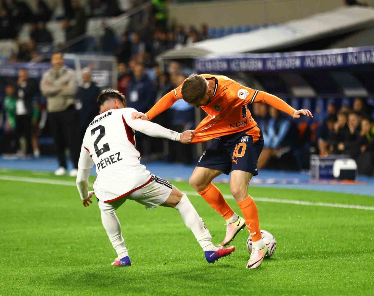 Trendyol Süper Lig: Başakşehir: 2 - Gaziantep FK: 1 (Maç sonucu) - Foto 4