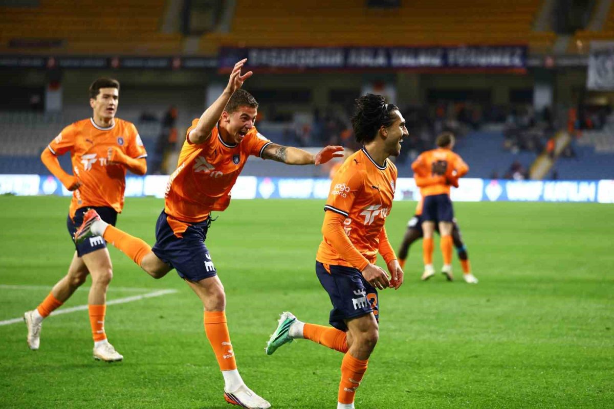 Trendyol Süper Lig: Başakşehir: 2 - Gaziantep FK: 1 (Maç sonucu) - Foto 5