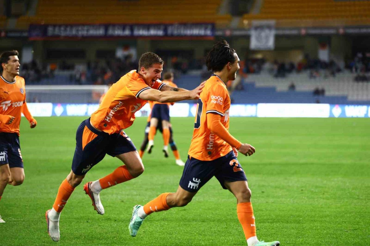 Trendyol Süper Lig: Başakşehir: 2 - Gaziantep FK: 1 (Maç sonucu) - Foto 6