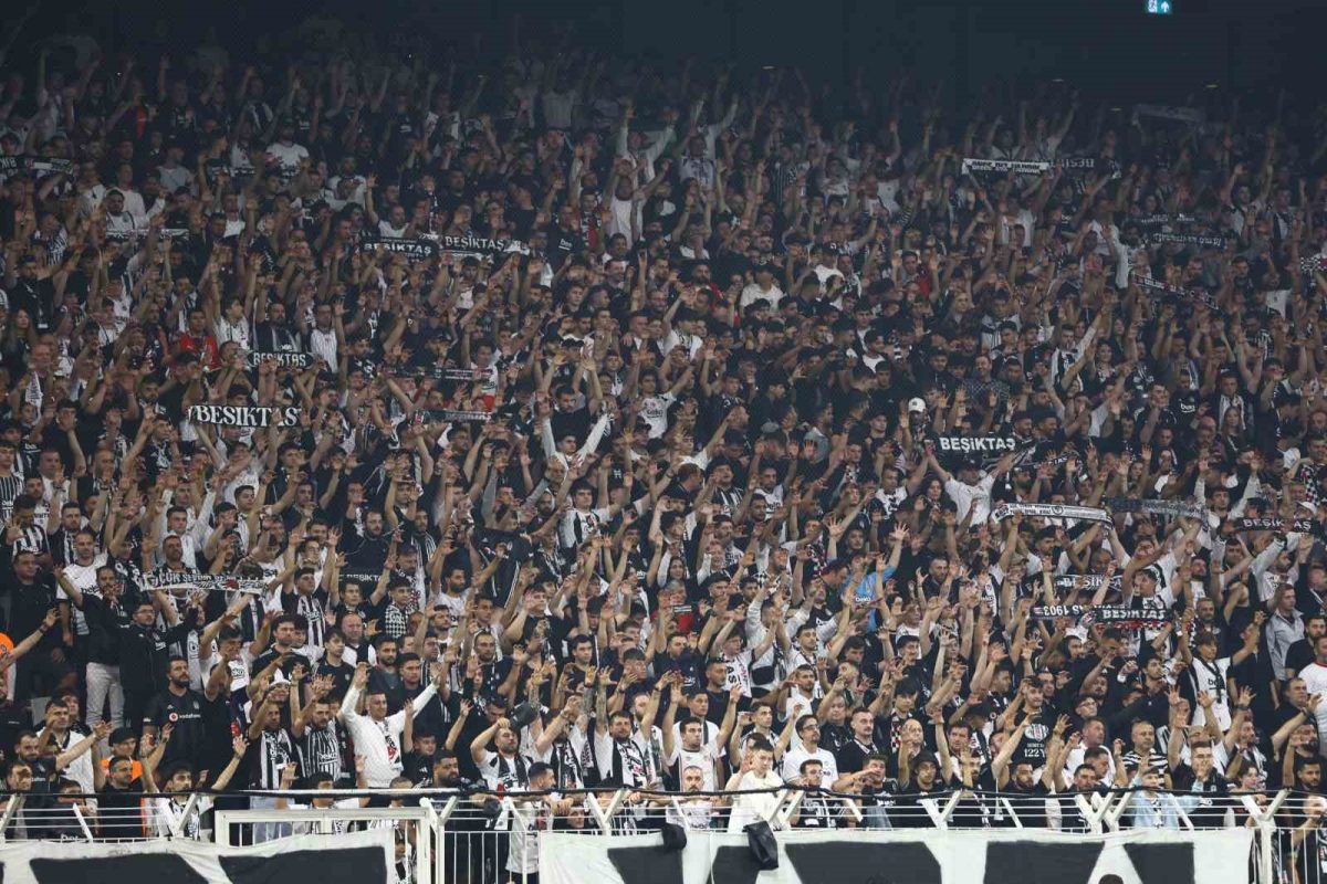 Trendyol Süper Lig: Beşiktaş: 0 - Kocaelispor: 0 (Maç devam ediyor) - Foto 2