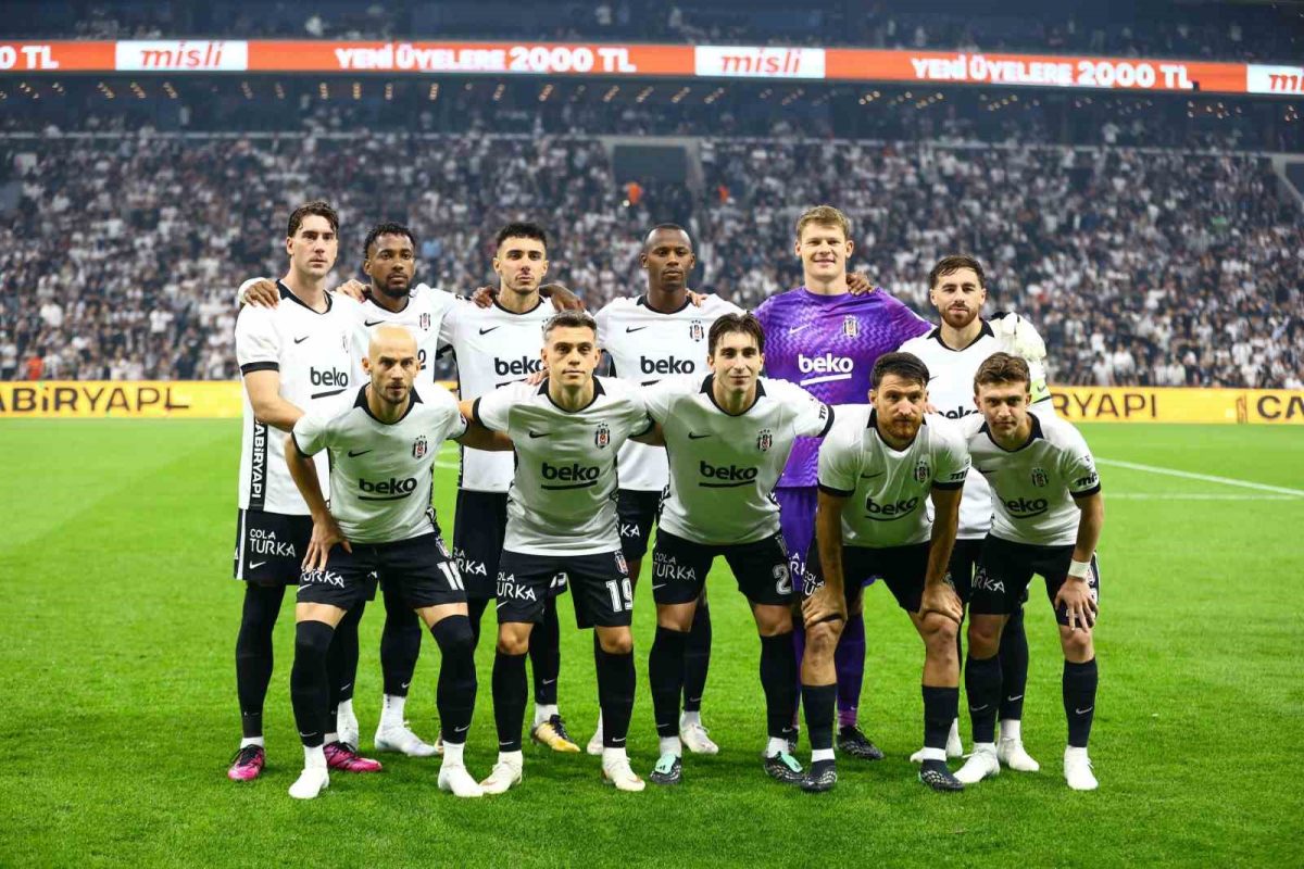 Trendyol Süper Lig: Beşiktaş: 0 - Kocaelispor: 0 (Maç devam ediyor) - Foto 3