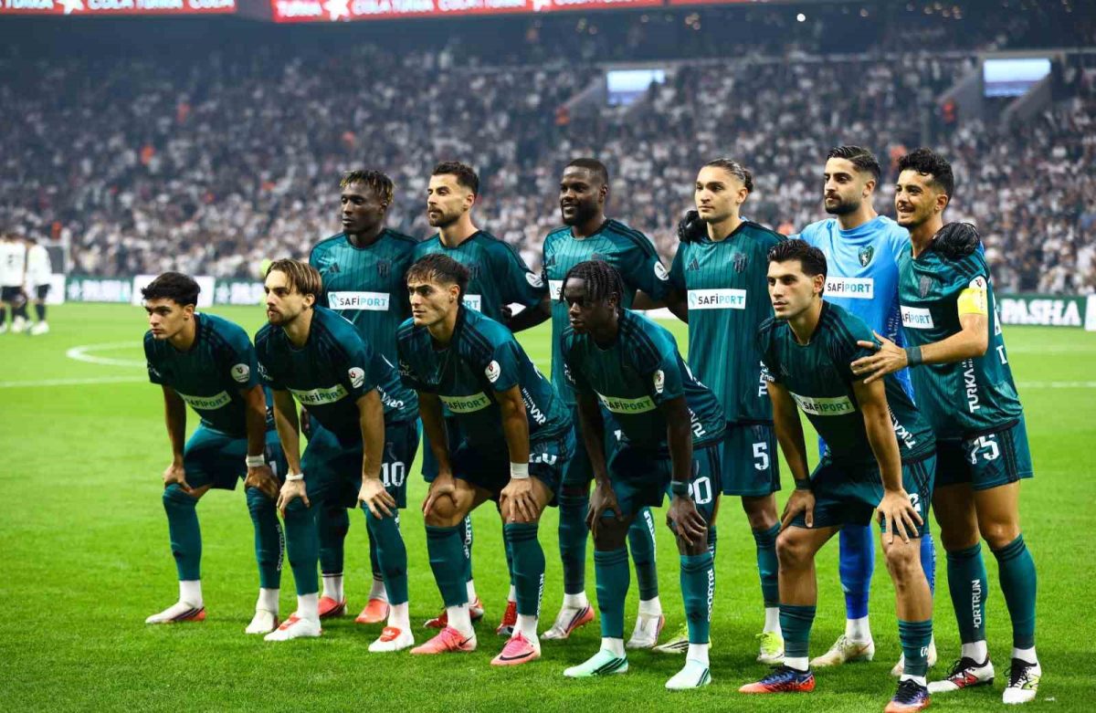 Trendyol Süper Lig: Beşiktaş: 0 - Kocaelispor: 0 (Maç devam ediyor) - Foto 4