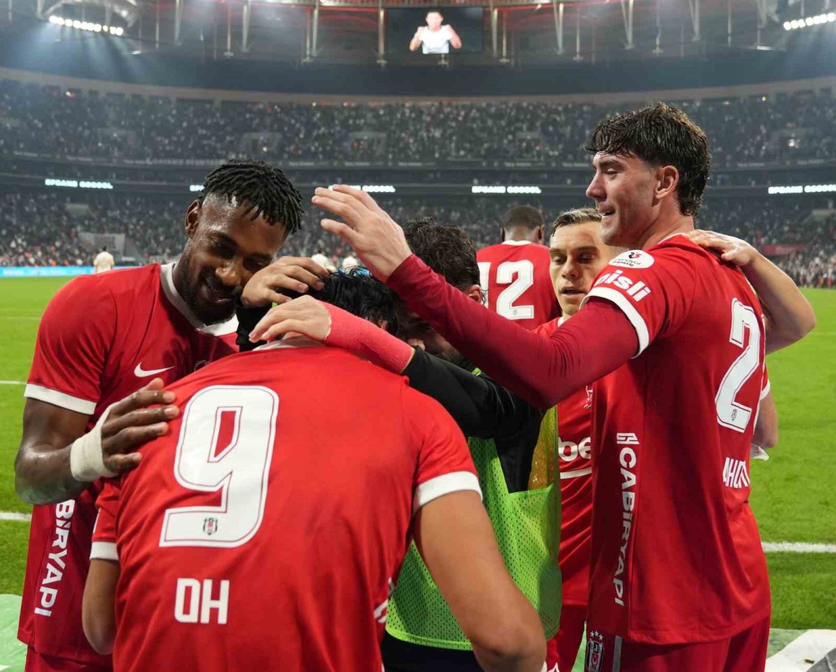 Trendyol Süper Lig: Beşiktaş: 2 - Başakşehir: 0 (Maç sonucu) - Foto 7