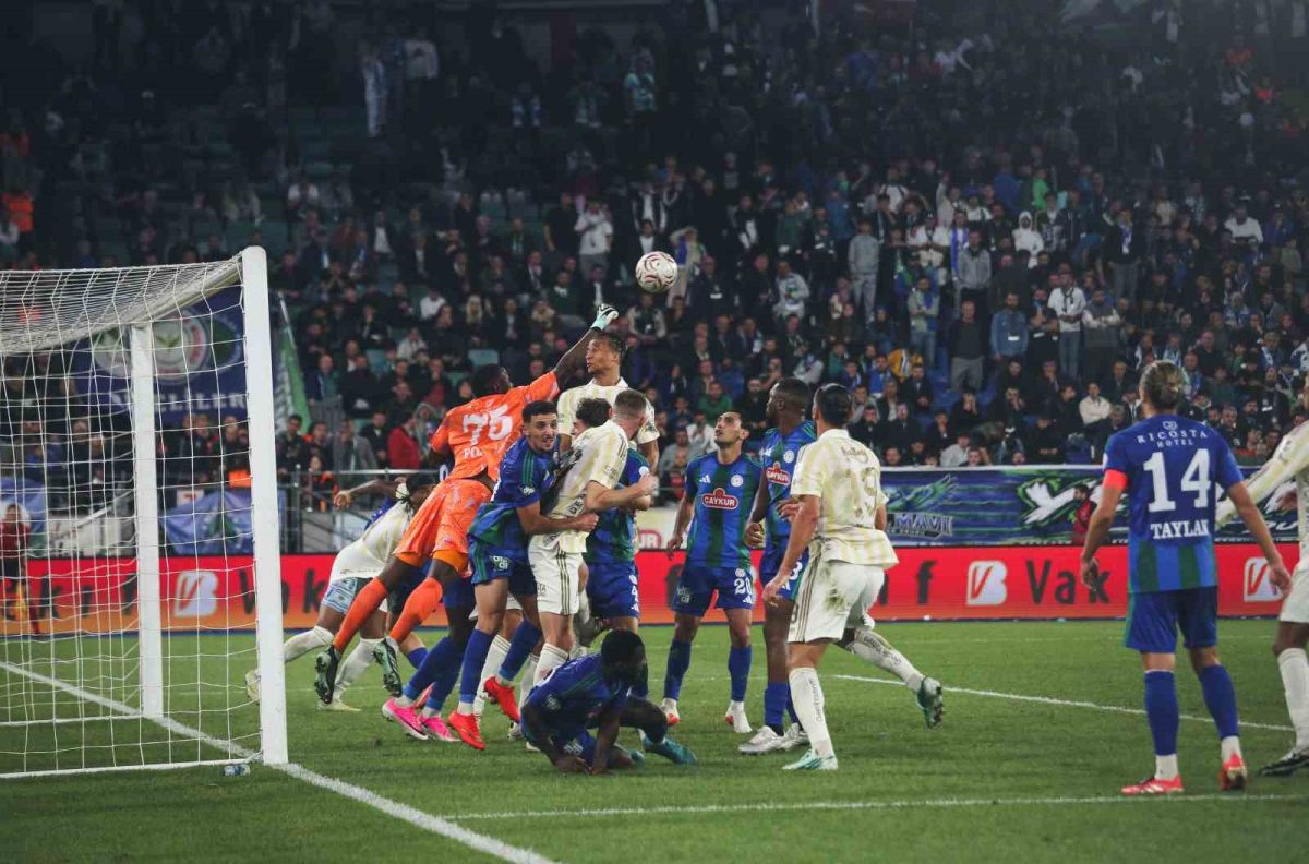 Trendyol Süper Lig: Çaykur Rizespor: 0 - Fenerbahçe: 3 (Maç sonucu) - Foto 3