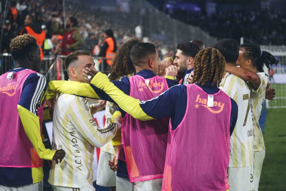 Trendyol Süper Lig: Çaykur Rizespor: 0 - Fenerbahçe: 3 (Maç sonucu) - Foto 5