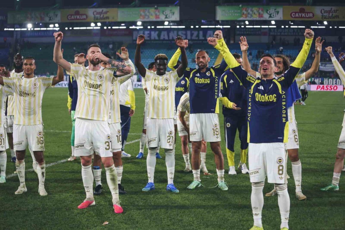 Trendyol Süper Lig: Çaykur Rizespor: 0 - Fenerbahçe: 3 (Maç sonucu) - Foto 6
