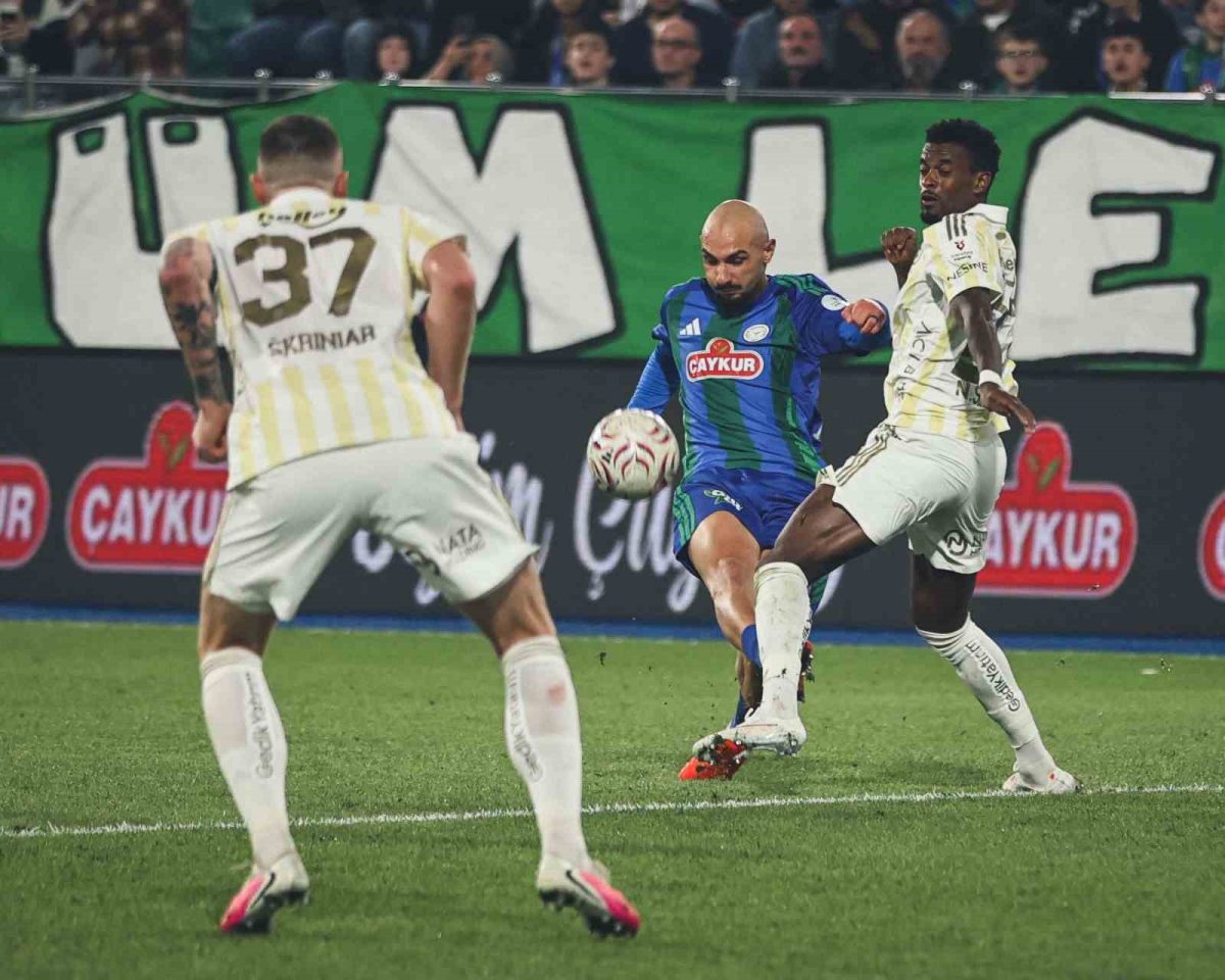 Trendyol Süper Lig: Çaykur Rizespor: 0 - Fenerbahçe: 3 (Maç sonucu) - Foto 7