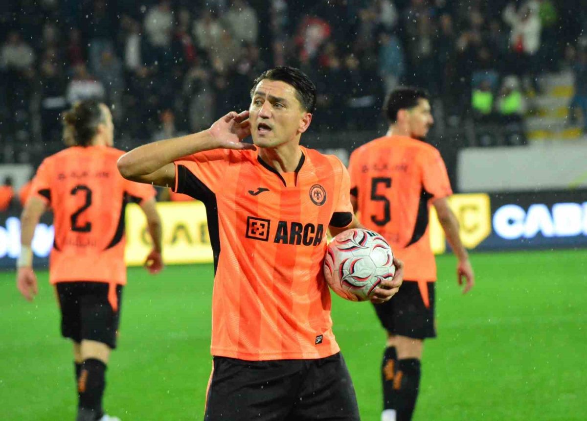 Trendyol Süper Lig: Çorum FK: 1 - Çaykur Rizespor: 1 (İlk yarı)