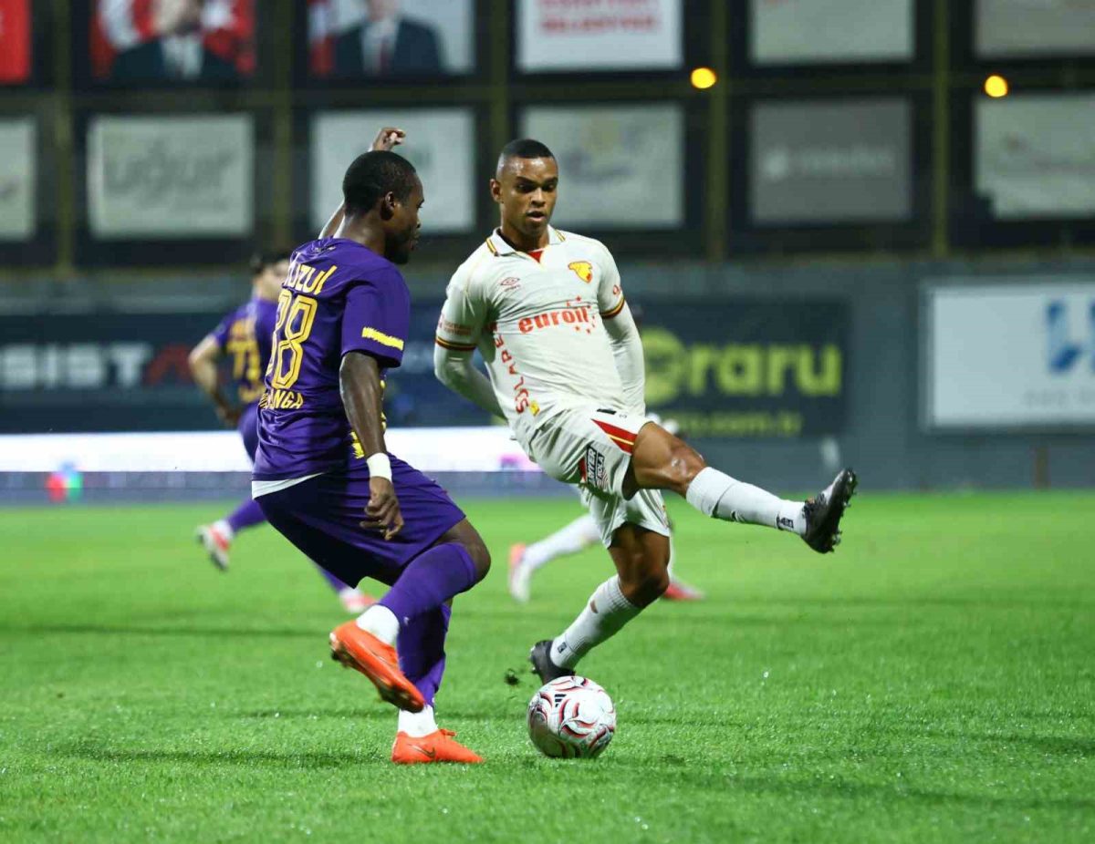 Trendyol Süper Lig: Eyüpspor: 0 - Göztepe: 1 (İlk yarı) - Foto 7