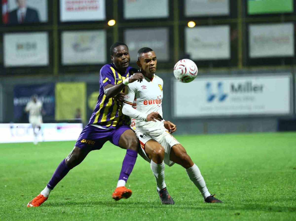 Trendyol Süper Lig: Eyüpspor: 0 - Göztepe: 1 (İlk yarı) - Foto 8