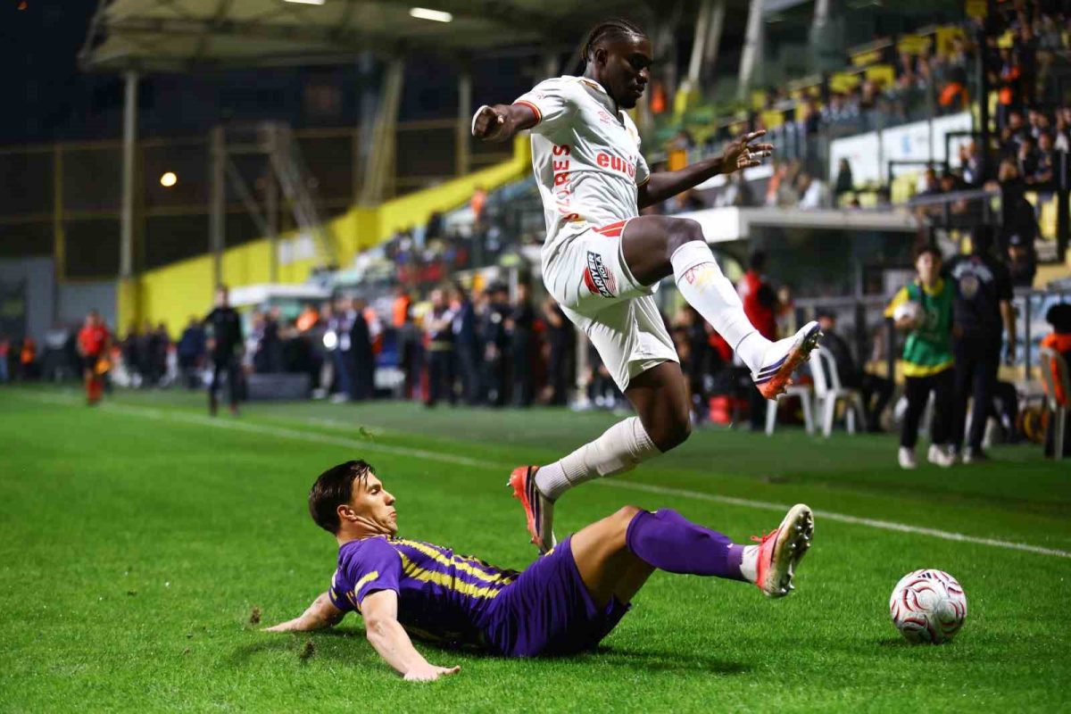 Trendyol Süper Lig: Eyüpspor: 0 - Göztepe: 1 (Maç devam ediyor) - Foto 3