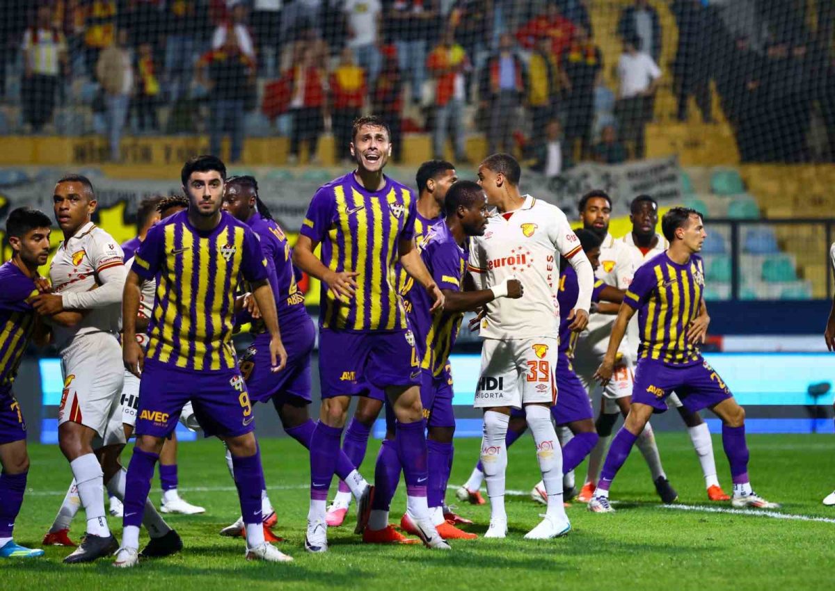 Trendyol Süper Lig: Eyüpspor: 0 - Göztepe: 1 (Maç devam ediyor) - Foto 7