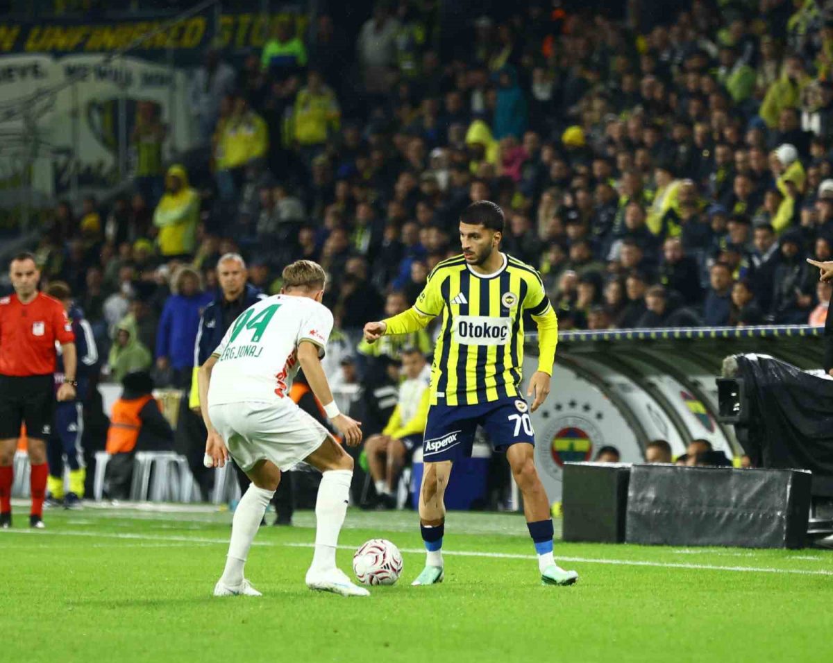 Trendyol Süper Lig: Fenerbahçe: 0 - Corendon Alanyaspor: 0 (Maç devam ediyor) - Foto 4