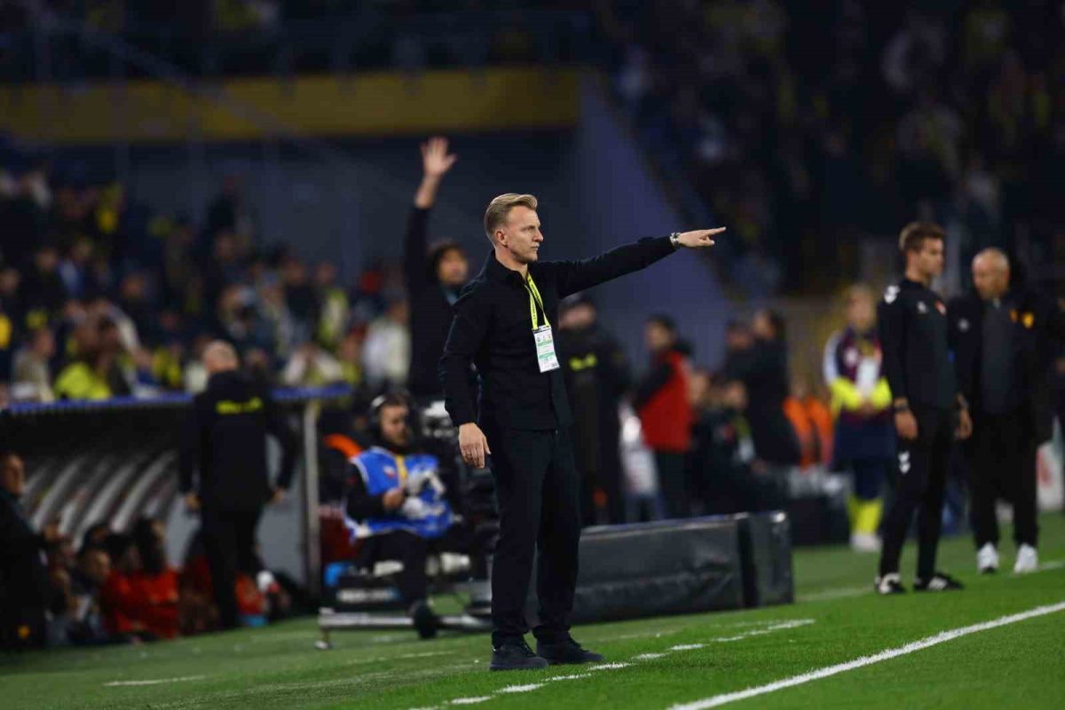 Trendyol Süper Lig: Fenerbahçe: 1 - Göztepe: 0 (İlk yarı) - Foto 4